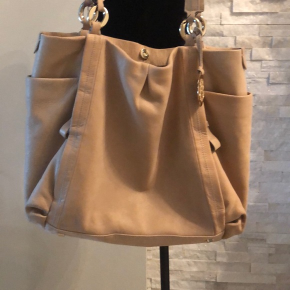 Vince Camuto Handbags - Vince Camuto purse